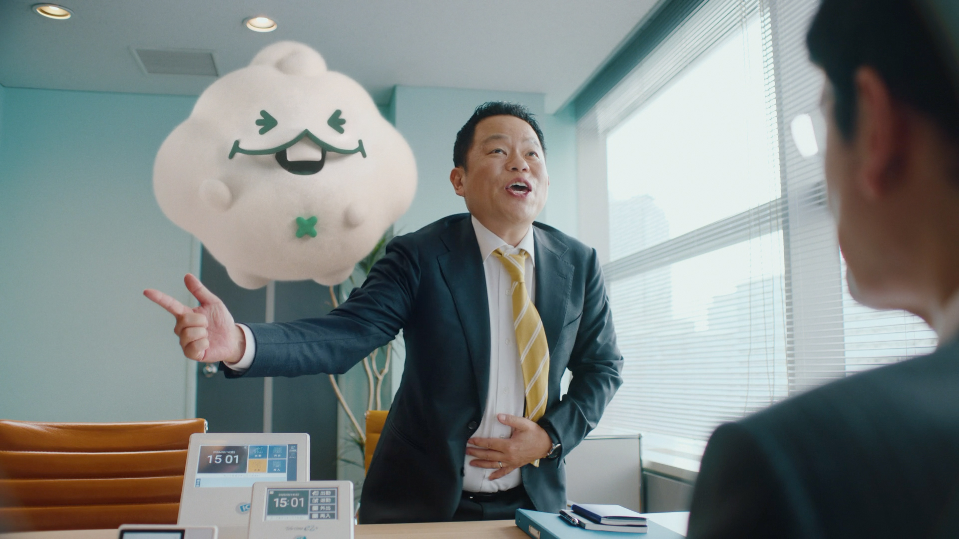 ダイアン津田さんが、キャラクターとまさかの新コンビ!? 勤怠管理